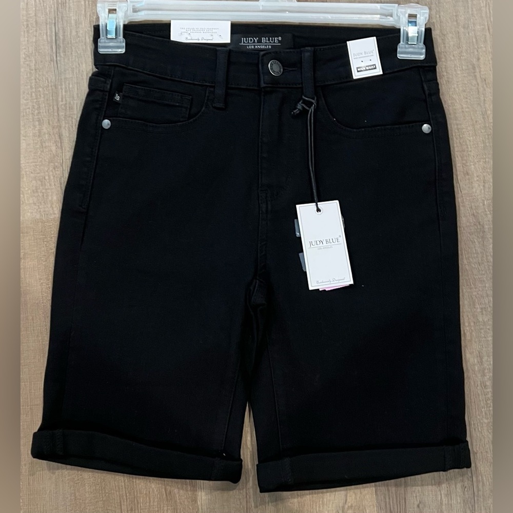 Judy Blue Black Bermuda Shorts Classic Style